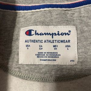 Women’s Champion sweatshirt